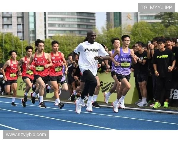 周强的羽毛球人生深度对话探索运动背后的坚持与梦想 周强的羽毛球人生深度对话探索运动背后的坚持与梦想