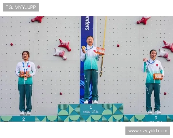 成都攀岩队在全国攀岩配合排行榜中荣获第三名的辉煌成就