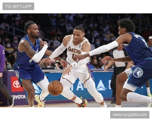 亚特联与达拉斯激战正酣比分悬念不断引发球迷热议