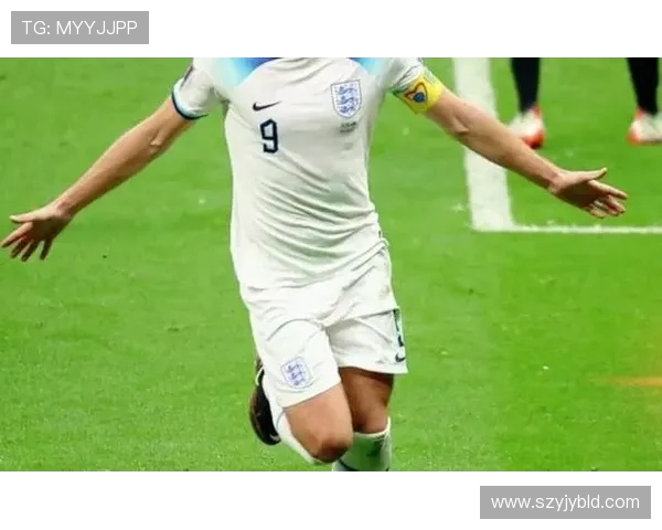 凯恩的传奇之路：从足球天才到世界级教练的蜕变与荣耀