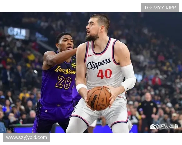 湖人对决快船第五场激战回顾与精彩瞬间分析 湖人对决快船第五场激战回顾与精彩瞬间分析